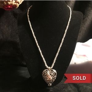 ❌SOLD❌Vintage Silver Prayer Heart Locket